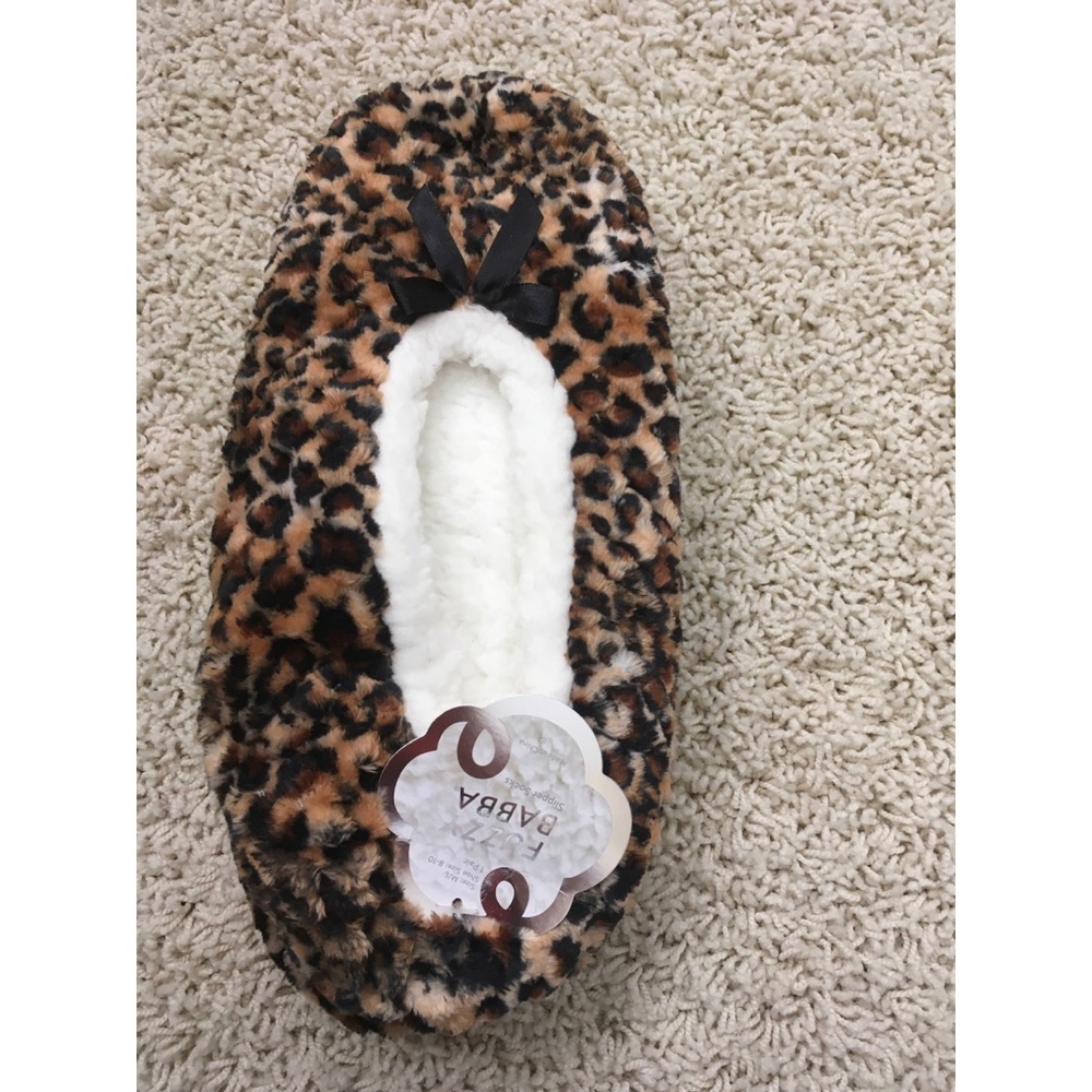 Fuzzy Babba Leopard Slippers size M/L 8-10